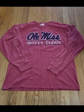 Mississippi Red Long Sleeve Tee in Navy & White Ole Miss Logo EUC Size M